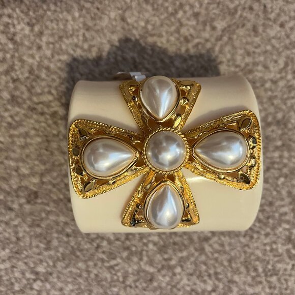 St. John Maltese Cross Vintage Cuff - Picture 1 of 8